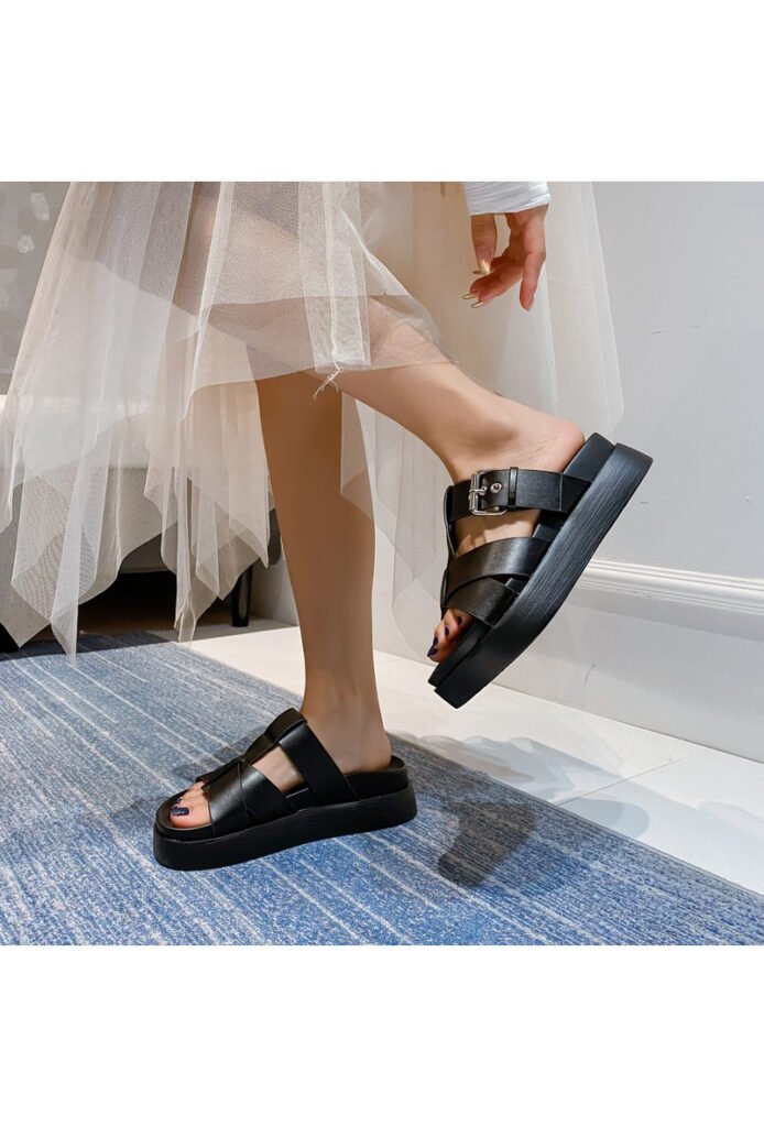 La Bottine Souriante Black Sandals